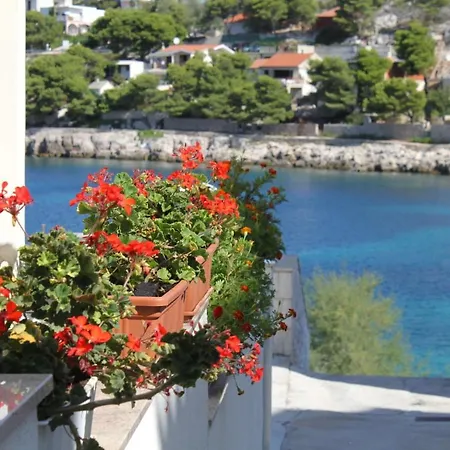 By The Sea Bilo, - 8364 *