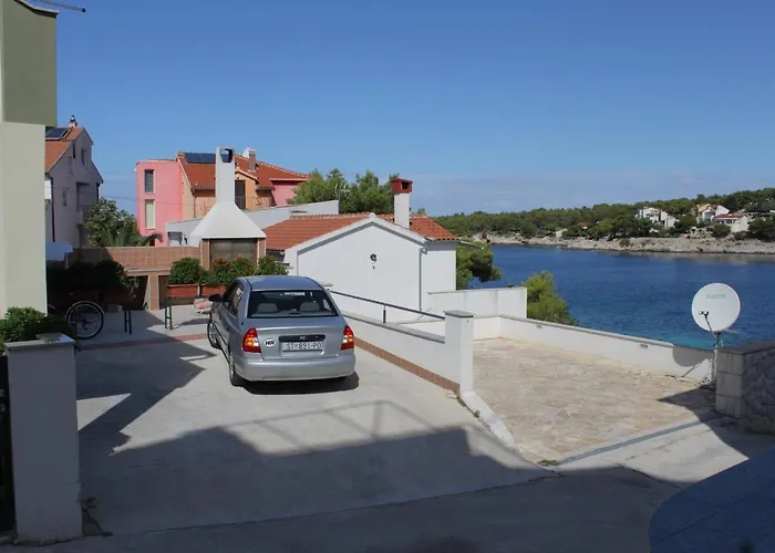 By The Sea Bilo, - 8364 *