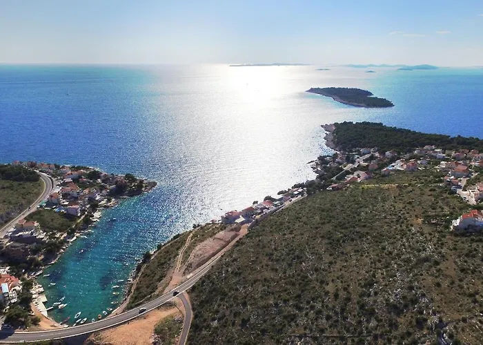 By The Sea Bilo, - 8364 *