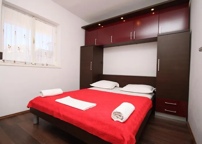 By The Sea Bilo, - 8364 *