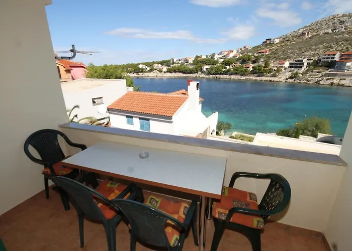 By The Sea Bilo, - 8364