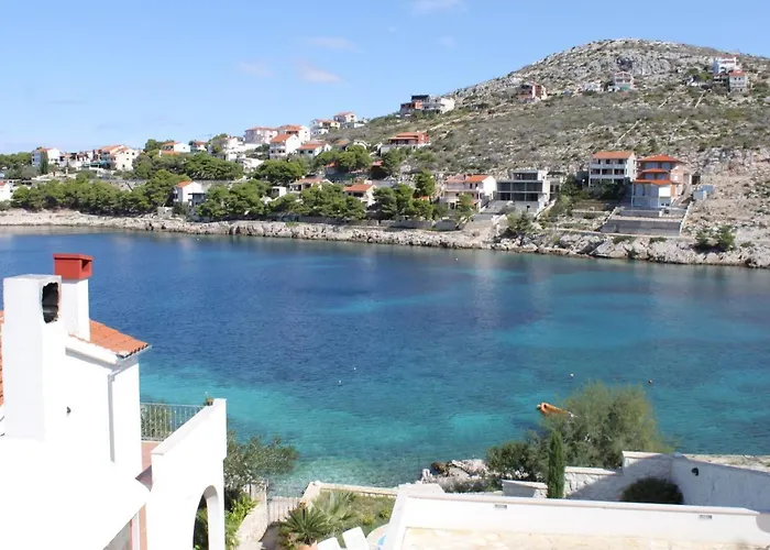 By The Sea Bilo, - 8364