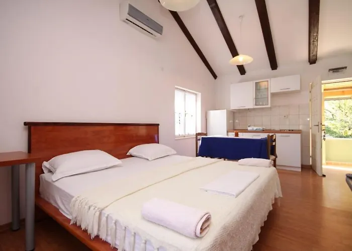 By The Sea Bilo, - 8364